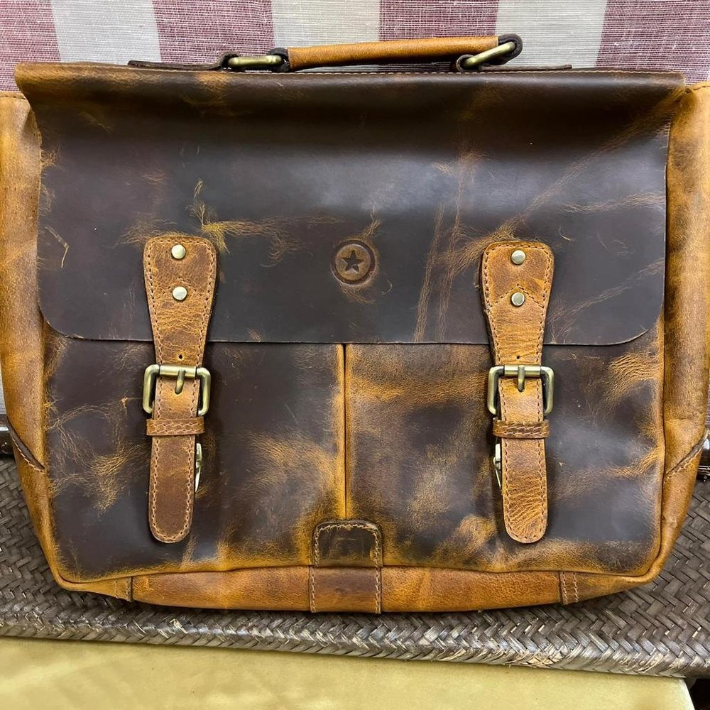 NWT Aaron Leather Goods 1pc bag